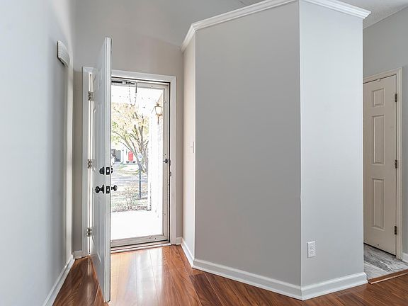 3rd image of 3828 Old Tates Creek Ct