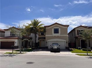 8744 NW 99th Path, Doral, FL 33178