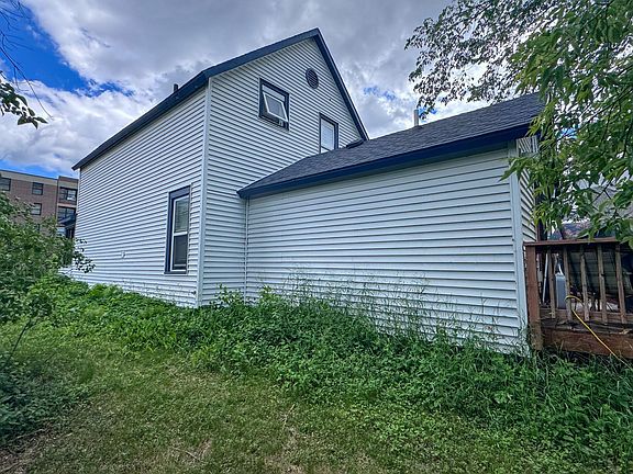 5th image of 601 Irvine Ave NW