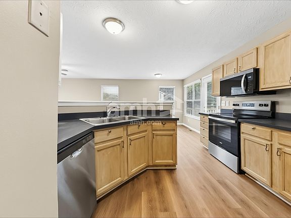 4th image of 3074 Drew Dr