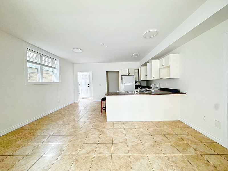 White Rock Apartment for rent - 2 Bedrooms in White Rock
