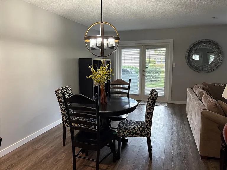 10010 Gannon Ln — Photo 13