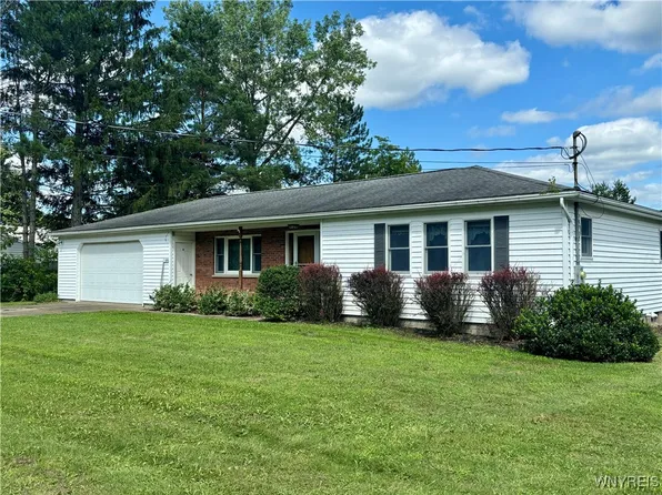 684 Yacht Club Dr, Machias, NY 14101