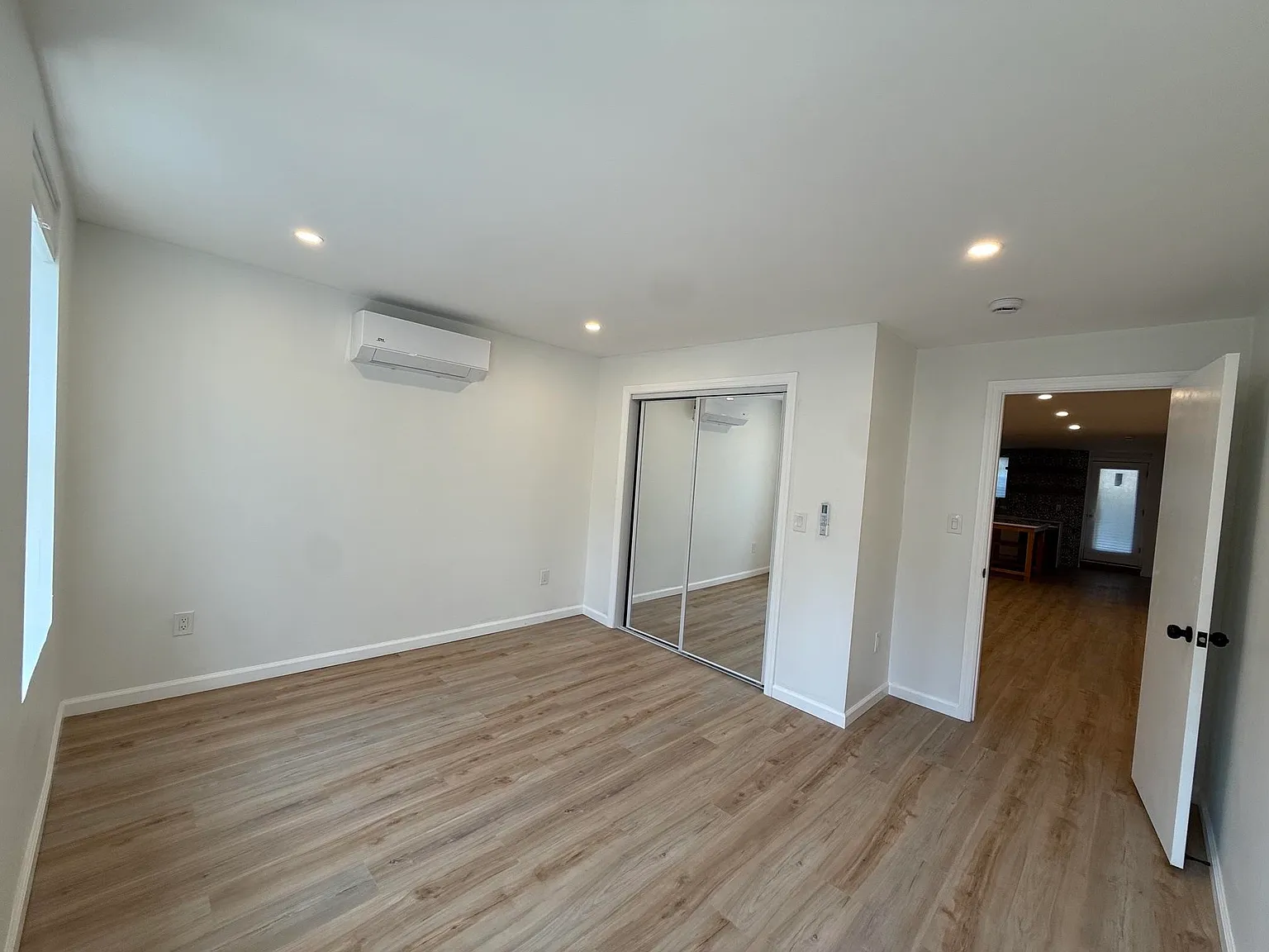 2 bed, 2.0 bath, $3,350 — Photo 3