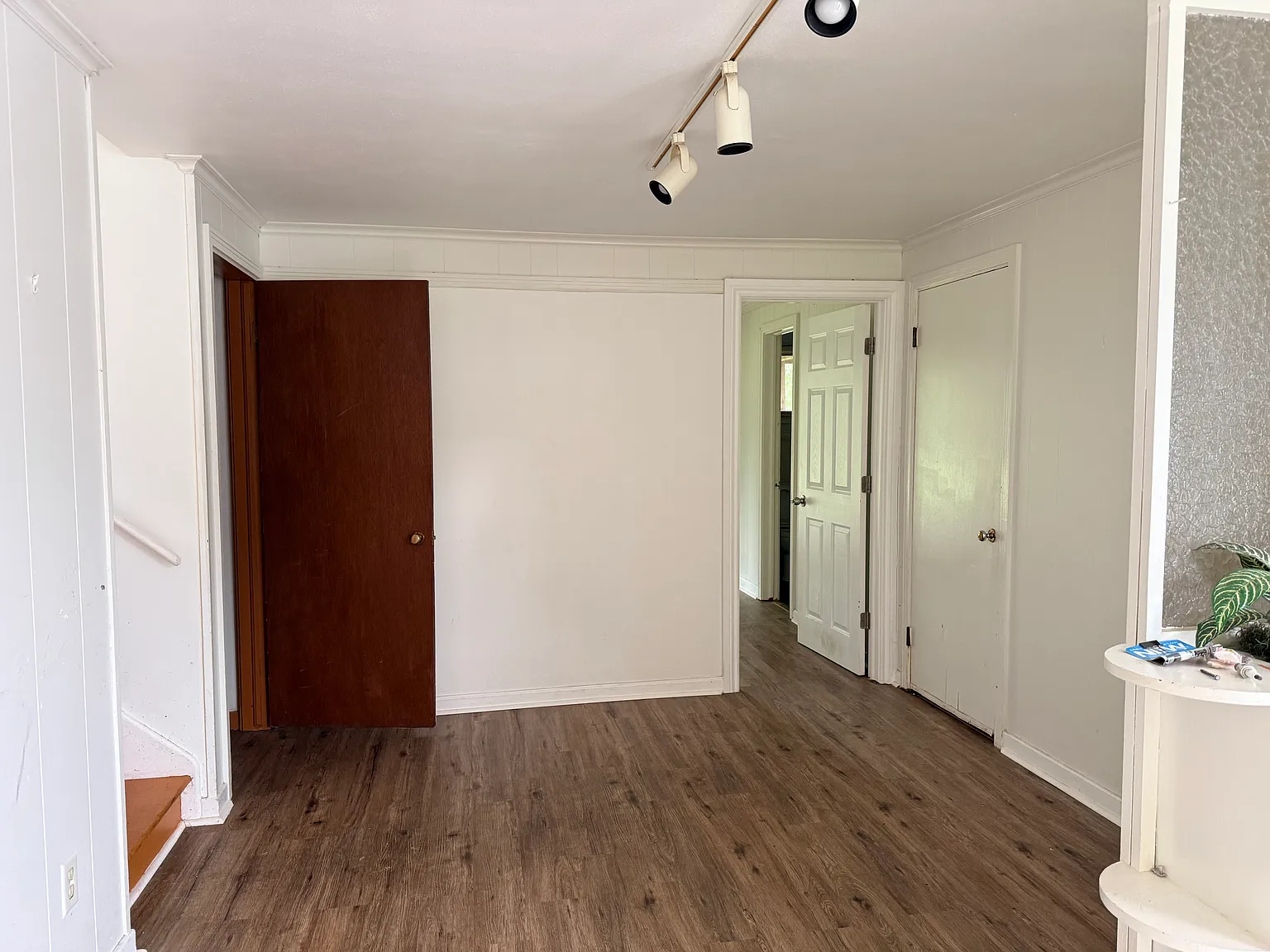 4 bed, 1.5 bath, 1700 sqft, $2,200 — Photo 2