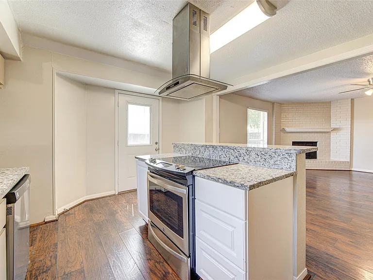 24119 Silversmith Ln — Photo 9