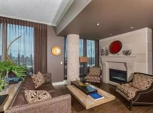 817 15th Ave SW #2400, Calgary, AB T2R0H8