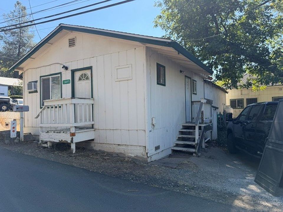 1st image of 18495 Rozier St