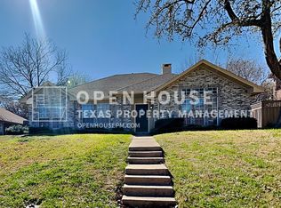 3305 Greenglen Cir, Carrollton, TX 75007