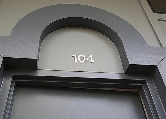 5th image of 4100 Laclede Ave APT 104