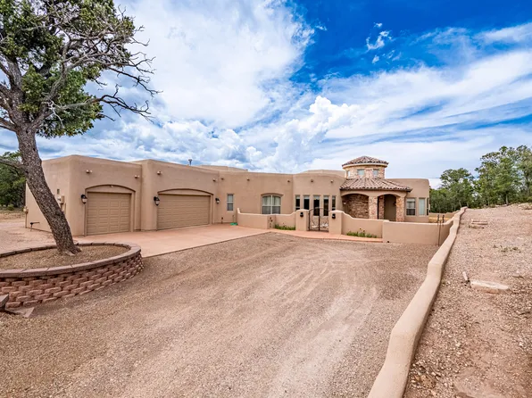 27 S Mountain Ct, Tijeras, NM 87059