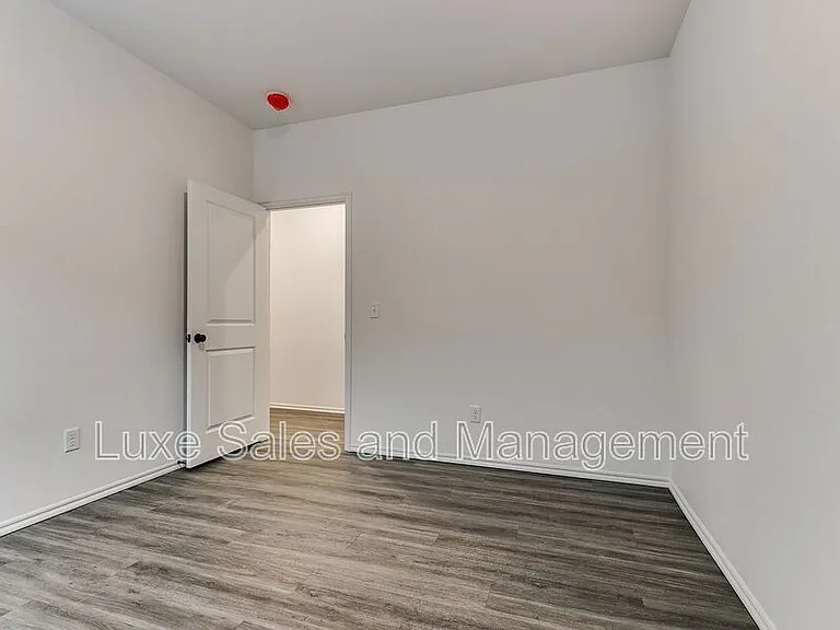 8024 NW 110th Dr — Photo 25