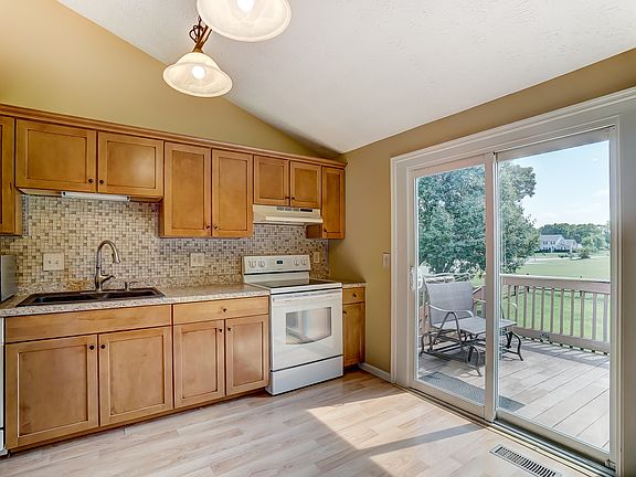 4th image of 7666 Devonwood Dr
