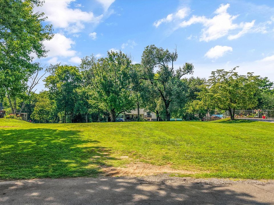 1st image of Pleasant View Ave