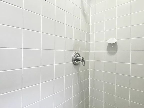 4th image of 257 W 113th St APT 403