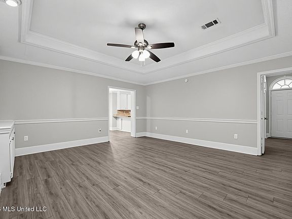 5th image of 212 Waverly Pl