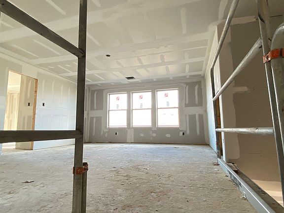 3rd image of 9818 Willow Crown Ln