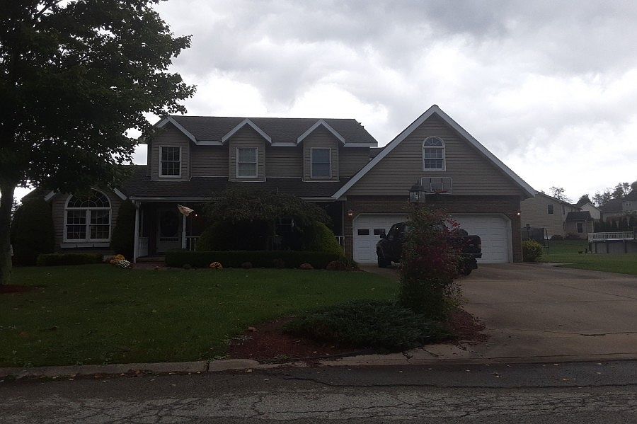 1st image of 225 Evans Ave