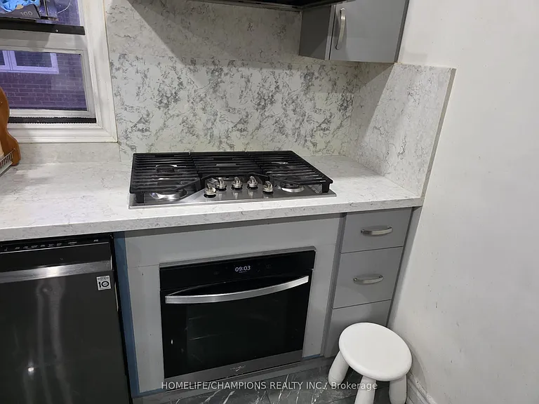 701 N Brimorton Dr NE — Photo 8