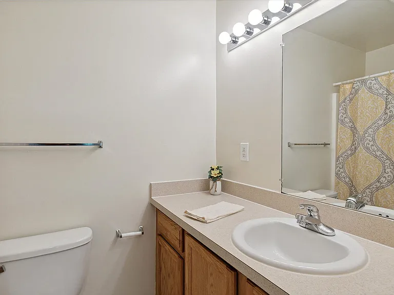 Two Bedroom B - 2 Bed / 2 Bath - 865 Sq.Ft.