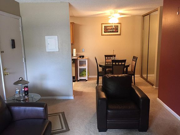 2nd image of 421 Piccadilly Pl APT 10