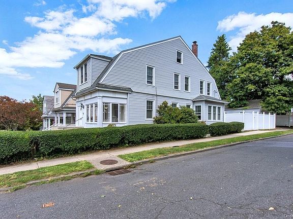 2nd image of 215 Roberts Ave