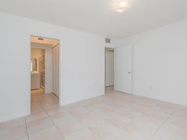3912 Ponce De Leon Blvd — Photo 26
