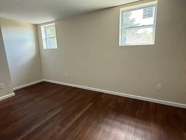 3003 Genesee St — Photo 5