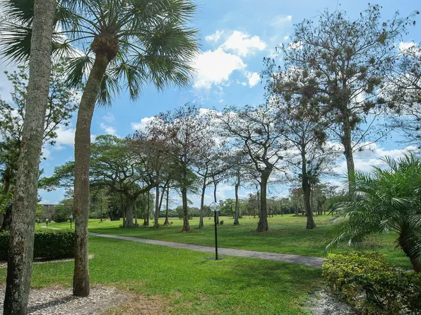 6080 NW 44th Street NW Apt 414, Lauderhill, FL 33319