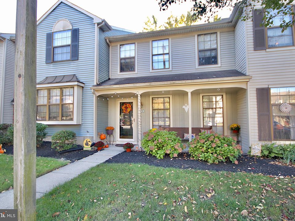 1st image of 748 Garrison Ct