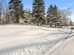 1735 Walnut Ln, Eagan, MN 55122