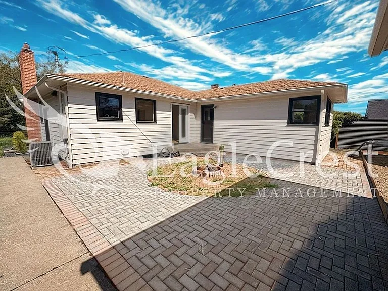 1339 Modoc St — Photo 50