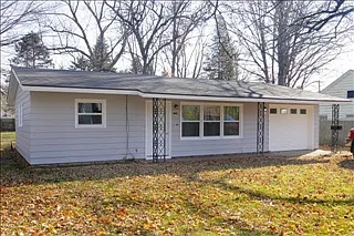 735 White Pigeon Rd photo 1