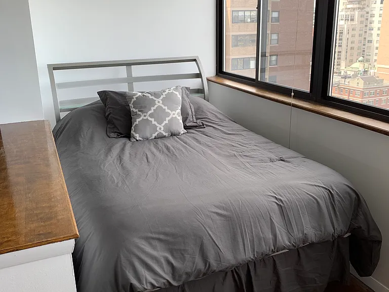 9 Hawthorne Pl #16B — Photo 13