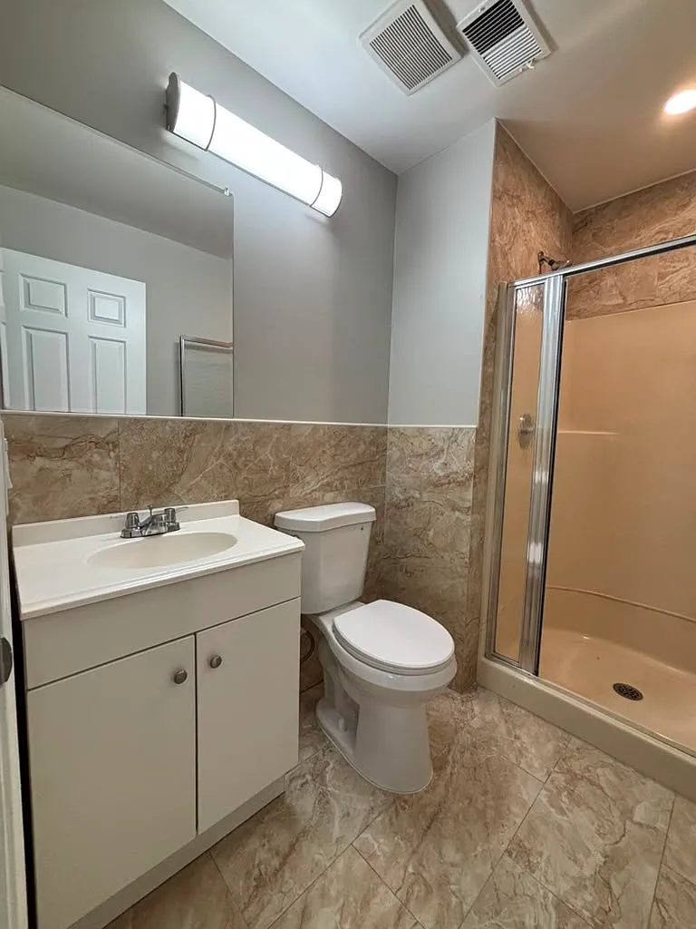 44 South Orange Ave (P2 | T1 Premier) - Master Bedroom — Photo 4