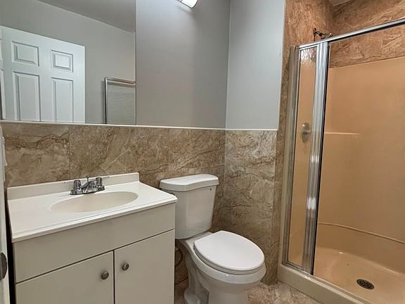 4th image of 44 S Orange Ave #1