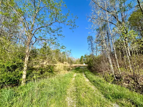 131 Riverview Ln, Beckley, WV 25801