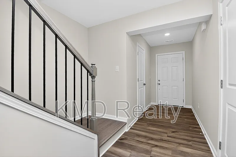 Building Photo - 10032 Greystar Rd