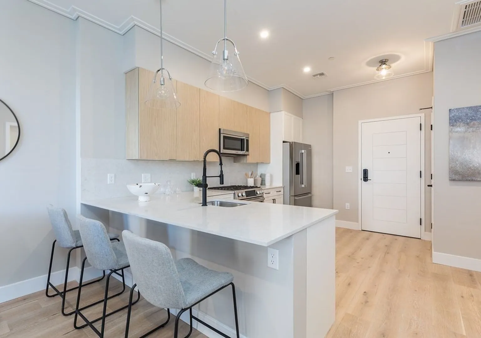 1 bedroom den for 9/1 with garage parking! — Photo 4