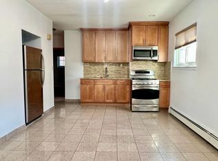 22-77 43rd St #6, Astoria, NY 11105