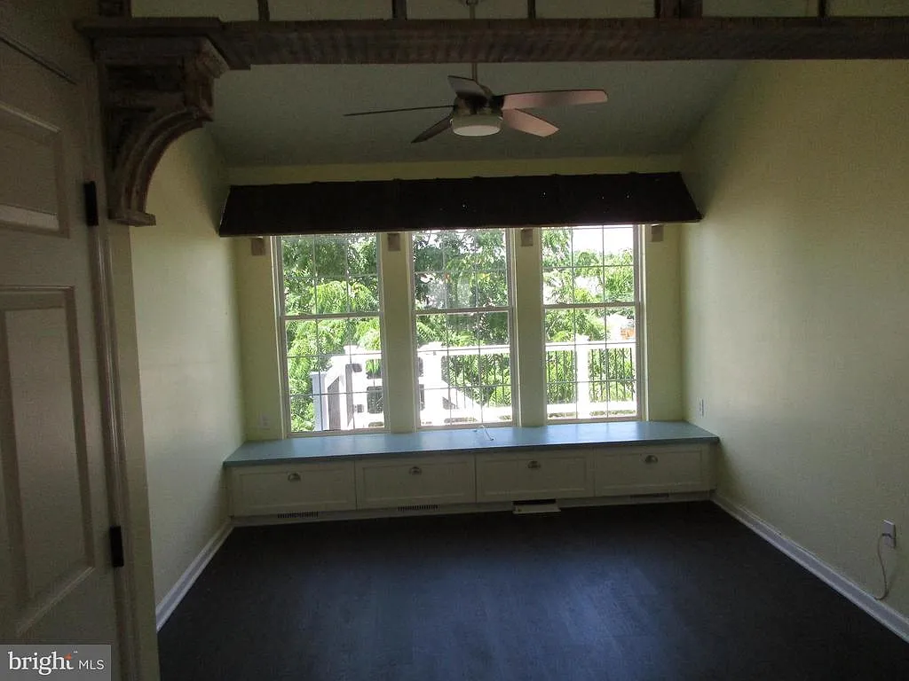 3 bed, 3.5 bath, 1876 sqft, $2,500 — Photo 3
