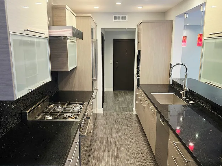 12540 Burbank Blvd #103 — Photo 11