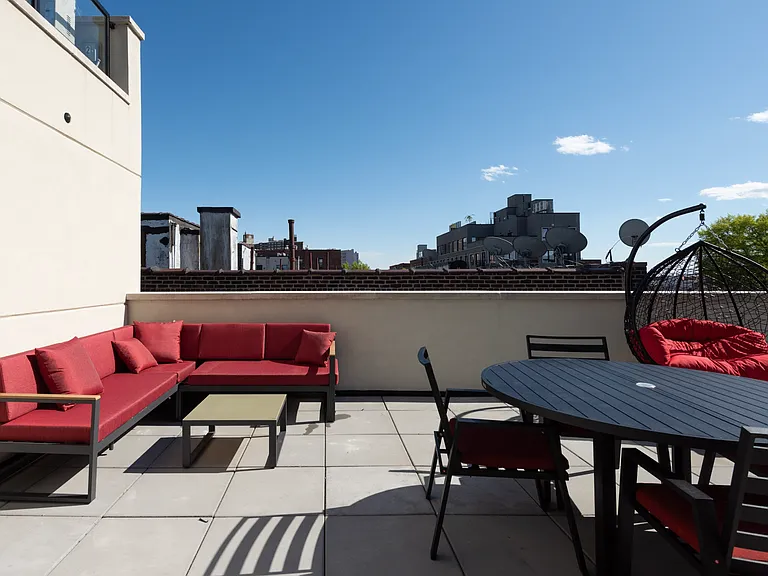 675 E 32nd St #26 — Photo 29