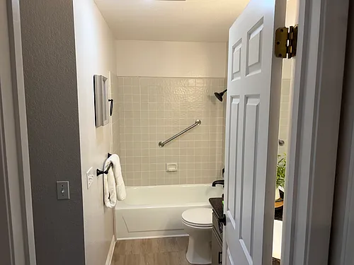 1271 Poplar Ave #406 Photo 1