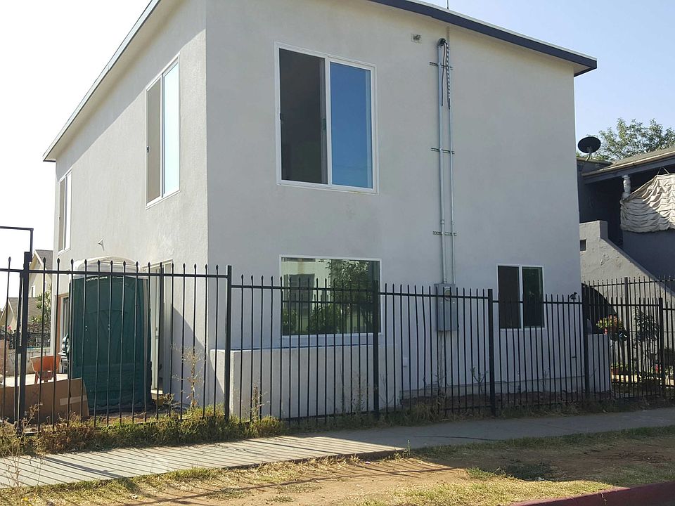 2nd image of 1004 S Lorena St