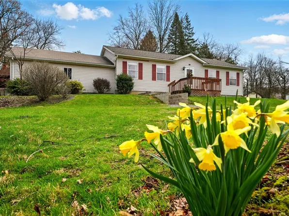 2002 Pulaski Rd, New Castle, PA 16105