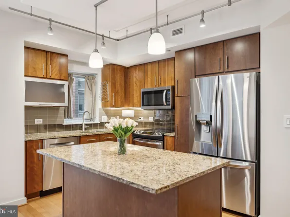 1025 1st St SE APT 716, Washington, DC 20003