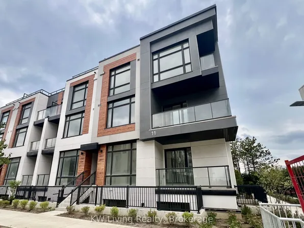 11 David Eyer Rd, Richmond Hill, ON