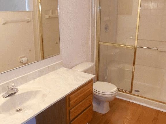5th image of 3716 Bradley Ave