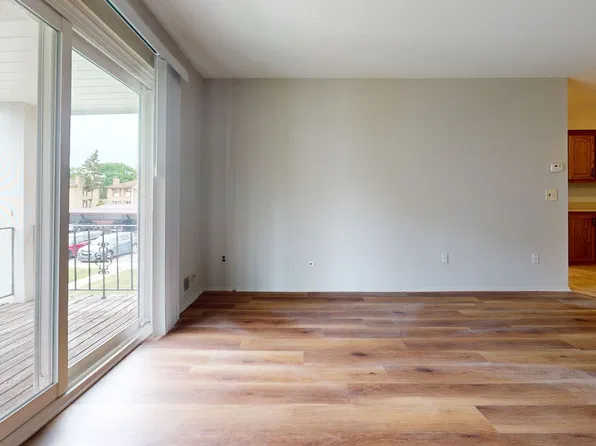 29125 Hayes Rd APT 15, Warren, MI 48088